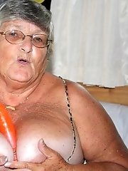 Granny england exhibit Ñrack porn pics